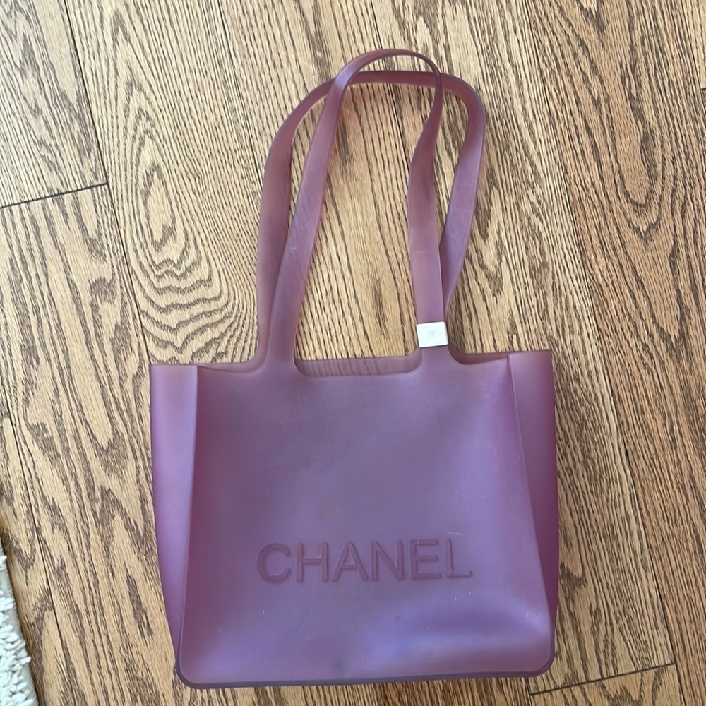 Chanel tote